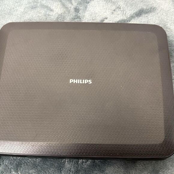 Philips PET741B/37 Black 7" TFT LCD Display Portable MP3-CD/DVD Player - Picture 6 of 8